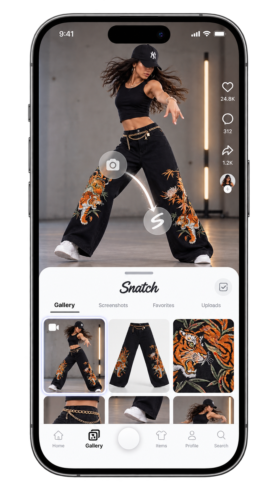 Snatch opening into its gallery after a capture, with the Snatch bottom navigation visible